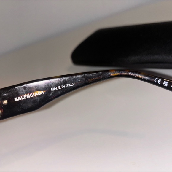BALENCIAGA SUNGLASSES - Picture 6 of 9